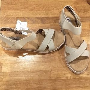 BOBS NWT Casual Sandals